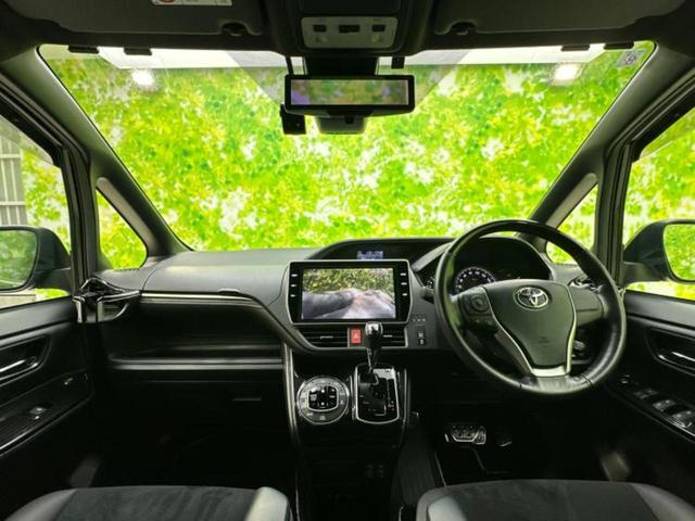 エスクァイア Ｇｉプレミアムパッケージブラックテーラード　純正　１０．５インチ　メモリーナビ／フリップダウンモニター　純正　１２．１インチ／デジタルインナーミラー／トヨタセーフティセンス／両側電動スライドドア／シートヒーター　前席　衝突被害軽減システム（4枚目）