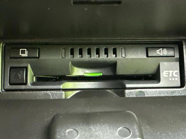 エスクァイア Ｇｉプレミアムパッケージブラックテーラード　純正　１０．５インチ　メモリーナビ／フリップダウンモニター　純正　１２．１インチ／デジタルインナーミラー／トヨタセーフティセンス／両側電動スライドドア／シートヒーター　前席　衝突被害軽減システム（15枚目）