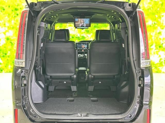 エスクァイア Ｇｉプレミアムパッケージブラックテーラード　純正　１０．５インチ　メモリーナビ／フリップダウンモニター　純正　１２．１インチ／デジタルインナーミラー／トヨタセーフティセンス／両側電動スライドドア／シートヒーター　前席　衝突被害軽減システム（19枚目）