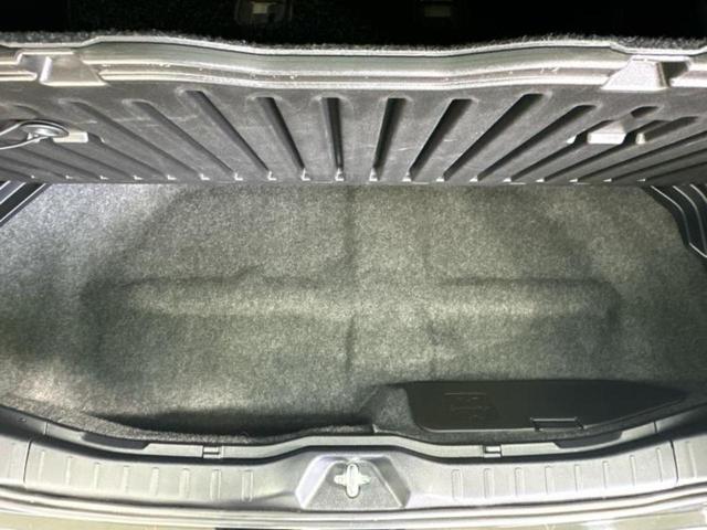 エスクァイア Ｇｉプレミアムパッケージブラックテーラード　純正　１０．５インチ　メモリーナビ／フリップダウンモニター　純正　１２．１インチ／デジタルインナーミラー／トヨタセーフティセンス／両側電動スライドドア／シートヒーター　前席　衝突被害軽減システム（50枚目）