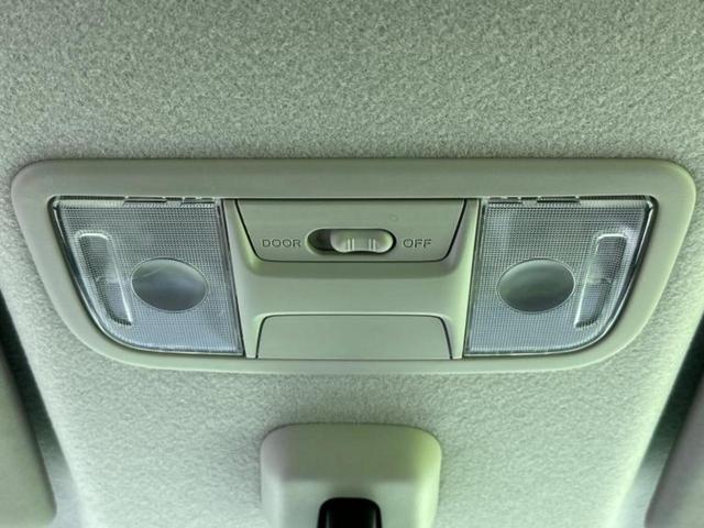 N-BOXカスタム SSパッケージ 新品タイヤ/シティーブレーキアクティブシステム(ホンダ)/両側電動スライドドア/ヘッドランプ HID/EBD付ABS/横滑り防止装置/アイドリングストップ/エアバッグ 運転席 HIDヘッドライト(34枚目)