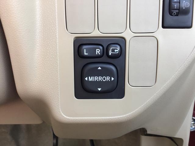 X 2トーン・シートカラー/オートエアコン/電動格納ドアミラー/リモコンキー(セキュリティアラーム付)/リヤスモークガラス/センターメーター(5枚目)