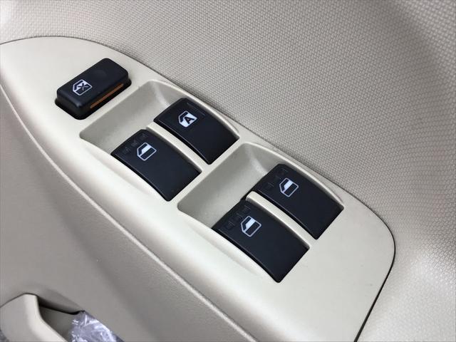 X 2トーン・シートカラー/オートエアコン/電動格納ドアミラー/リモコンキー(セキュリティアラーム付)/リヤスモークガラス/センターメーター(28枚目)