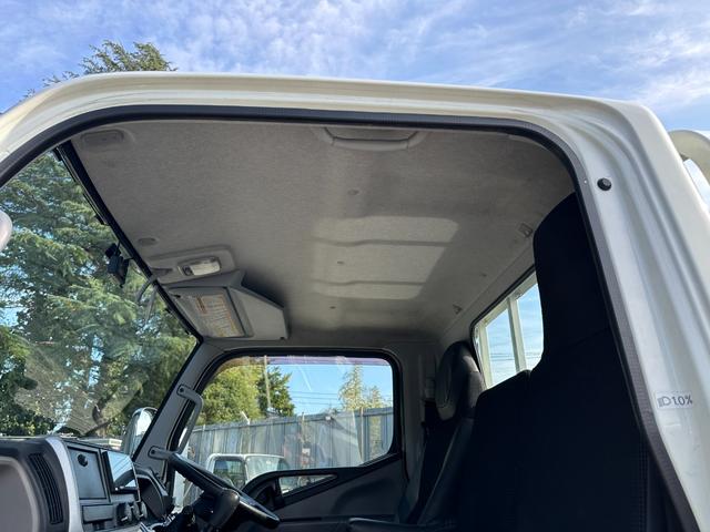 キャンター 全低床 メッキパーツ/カーナビゲーション/バックカメラ/ETC/左側電動格納ミラー/新品 アオリアルミ縞鋼板/新品 荷台鉄板張り/積載量2000Kg/(32枚目)