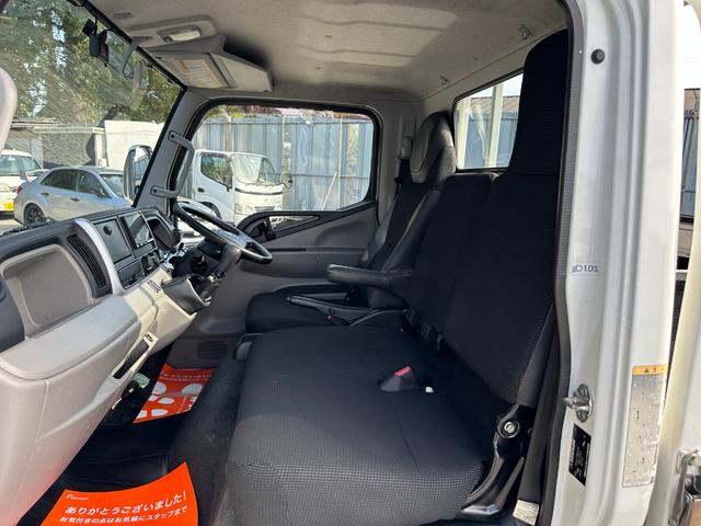 キャンター 全低床 メッキパーツ/カーナビゲーション/バックカメラ/ETC/左側電動格納ミラー/新品 アオリアルミ縞鋼板/新品 荷台鉄板張り/積載量2000Kg/(34枚目)
