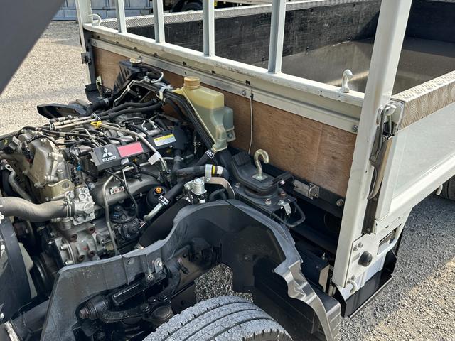 キャンター 全低床 メッキパーツ/カーナビゲーション/バックカメラ/ETC/左側電動格納ミラー/新品 アオリアルミ縞鋼板/新品 荷台鉄板張り/積載量2000Kg/(43枚目)