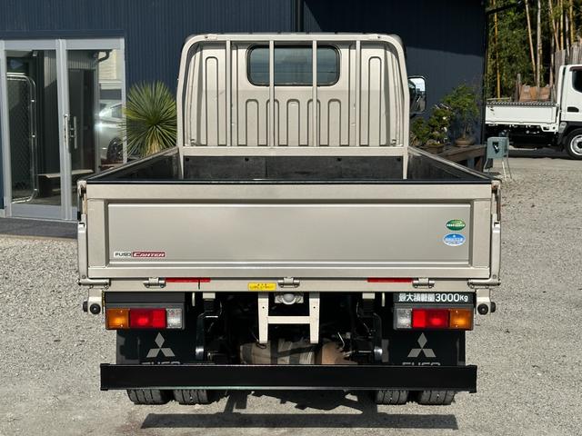 キャンター 全低床カスタム メッキパーツ/カーナビゲーション/ETC/両側 電動格納ミラー/新品アオリ鏡面ステンレス張り/荷台鉄板張り/積載量3000Kg/(17枚目)