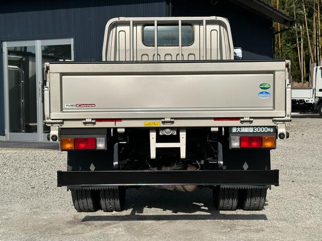 キャンター 全低床カスタム メッキパーツ/カーナビゲーション/ETC/両側 電動格納ミラー/新品アオリ鏡面ステンレス張り/荷台鉄板張り/積載量3000Kg/(18枚目)