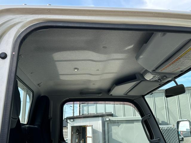 キャンター 全低床カスタム メッキパーツ/カーナビゲーション/ETC/両側 電動格納ミラー/新品アオリ鏡面ステンレス張り/荷台鉄板張り/積載量3000Kg/(26枚目)