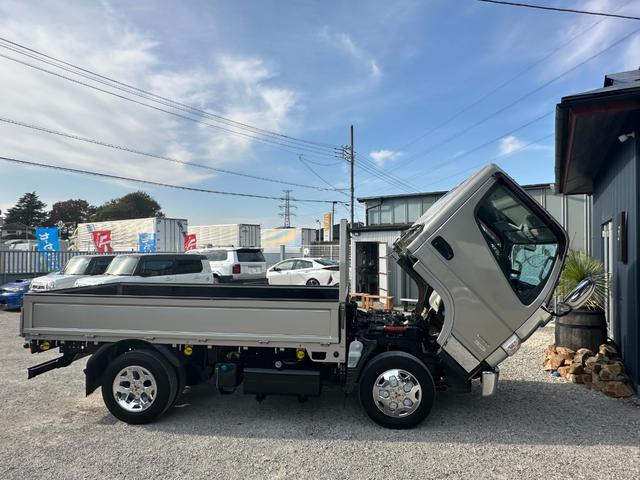 キャンター 全低床カスタム メッキパーツ/カーナビゲーション/ETC/両側 電動格納ミラー/新品アオリ鏡面ステンレス張り/荷台鉄板張り/積載量3000Kg/(36枚目)