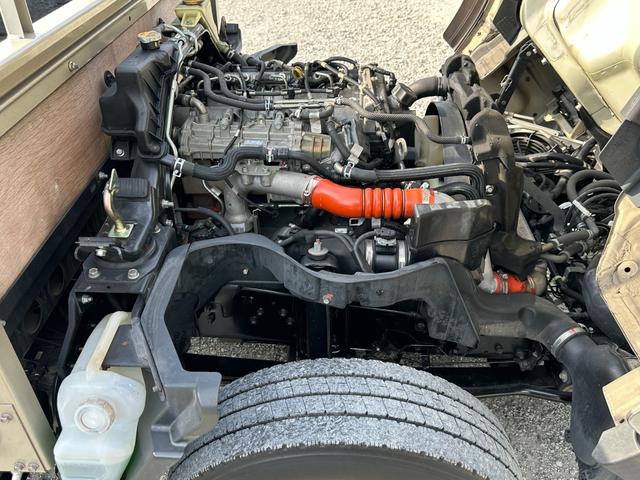 キャンター 全低床カスタム メッキパーツ/カーナビゲーション/ETC/両側 電動格納ミラー/新品アオリ鏡面ステンレス張り/荷台鉄板張り/積載量3000Kg/(38枚目)