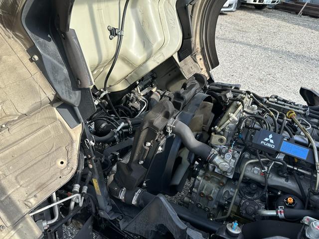 キャンター 全低床カスタム メッキパーツ/カーナビゲーション/ETC/両側 電動格納ミラー/新品アオリ鏡面ステンレス張り/荷台鉄板張り/積載量3000Kg/(40枚目)