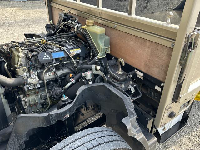 キャンター 全低床カスタム メッキパーツ/カーナビゲーション/ETC/両側 電動格納ミラー/新品アオリ鏡面ステンレス張り/荷台鉄板張り/積載量3000Kg/(42枚目)