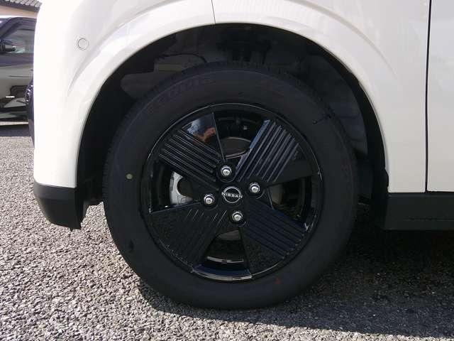 サクラ X 90周年記念車 ハイビームアシスト クリアランスソナー フルセグTV LEDヘッドランプ 全方位M アルミホイール インテリジェントキー 禁煙車 ドライブレコーダー メモリーナビ 車線逸脱警報 エマージェンシブレーキ(6枚目)