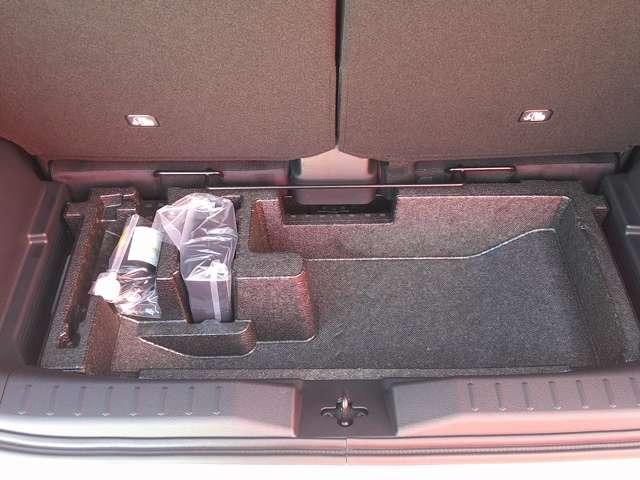 サクラ X 90周年記念車 ハイビームアシスト クリアランスソナー フルセグTV LEDヘッドランプ 全方位M アルミホイール インテリジェントキー 禁煙車 ドライブレコーダー メモリーナビ 車線逸脱警報 エマージェンシブレーキ(7枚目)