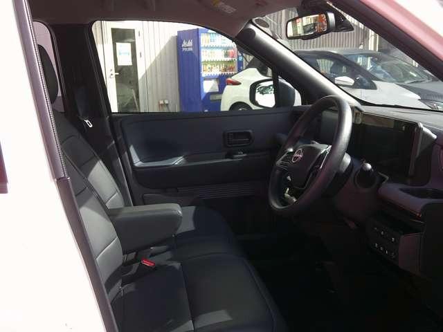 サクラ X 90周年記念車 ハイビームアシスト クリアランスソナー フルセグTV LEDヘッドランプ 全方位M アルミホイール インテリジェントキー 禁煙車 ドライブレコーダー メモリーナビ 車線逸脱警報 エマージェンシブレーキ(12枚目)