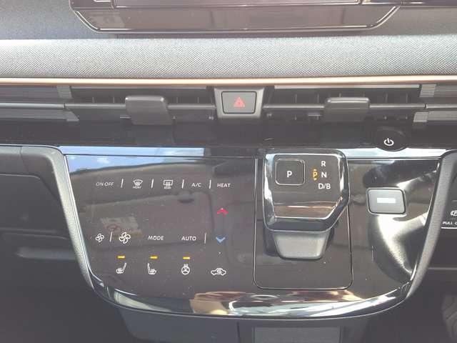 サクラ X 90周年記念車 ハイビームアシスト クリアランスソナー フルセグTV LEDヘッドランプ 全方位M アルミホイール インテリジェントキー 禁煙車 ドライブレコーダー メモリーナビ 車線逸脱警報 エマージェンシブレーキ(17枚目)