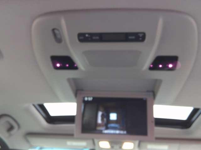 エルグランド VIP バックカメラ ETC PWシート スマートキー サンルーフ 両側パワースライドドア 本革シート HDDナビ プリクラッシュ シートヒーター クリアランスソナー レーダークルコン 地デジ 360度カメラ(17枚目)