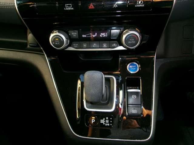 セレナ ｅ－パワー　ハイウェイスターＶ　３６０度カメラ　エマジェンシーブレーキ　ＤＶＤ再生機能　地デジ　パーキングセンサー　３列シート　ウォークスルー　Ｗエアコン　１オナ　横滑り防止機能　スマキー　バックカメラ　禁煙　ＬＥＤ　レーンアシスト（15枚目）