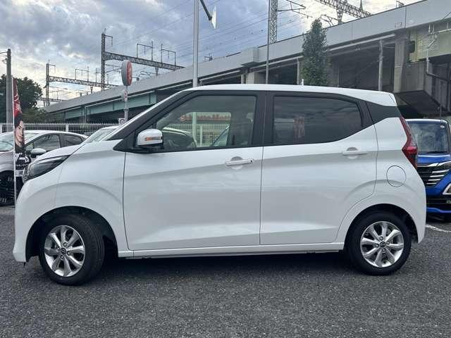 デイズ X 当社試乗車UP 純正9インチナビ 全周囲カメラ LEDヘッドランプ フルセグテレビ コーナーソナー オートマチックハイビーム 踏み間違え防止 禁煙 横滑防止装置 スマートキー イモビライザー(6枚目)