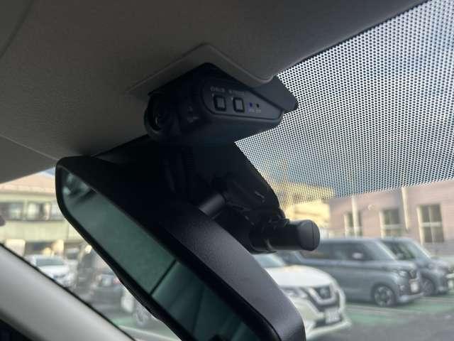 デイズ X 当社試乗車UP 純正9インチナビ 全周囲カメラ LEDヘッドランプ フルセグテレビ コーナーソナー オートマチックハイビーム 踏み間違え防止 禁煙 横滑防止装置 スマートキー イモビライザー(17枚目)