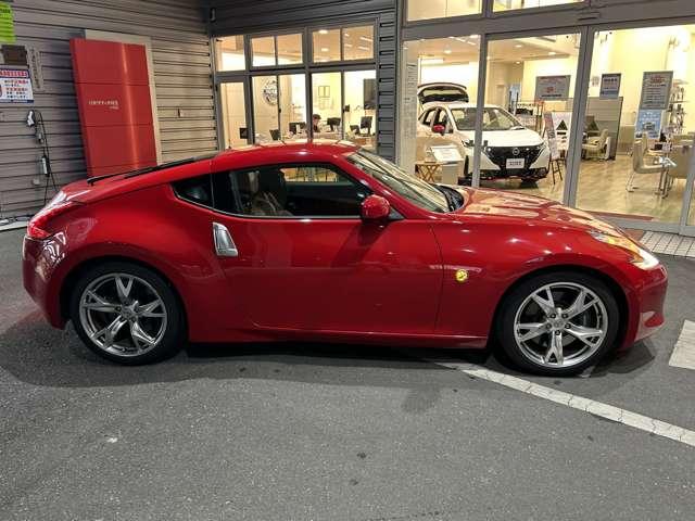 フェアレディZ バージョンST ワンオーナー ユーザー買取車 BOSSサウンド レイズ製19インチアルミ鍛造ホイール 本革・スエード調ファブリックコンビシート・シートヒーター HDDナビ PWシート エアバック(7枚目)