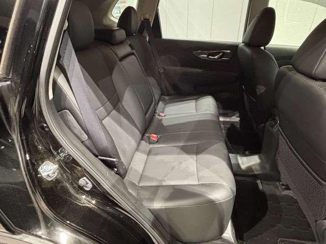 エクストレイル 20Xtt エマージェンシーブレーキパッケージ 2列車 4WD /パワーバックドア/メーカーナビ 地デジ パワーウインドウ クリアランスソナー 衝突軽減装置 盗難防止 AW スマートキー クルコン 車線逸脱警報 LEDヘッドランプ(19枚目)