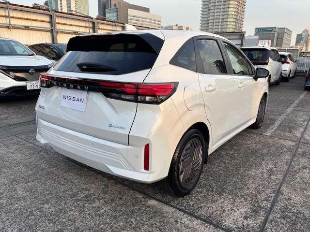 ノート Ｘ　９インチナビ　リアカメラ　ドラレコ（フロント＆車室内）　ＬＥＤヘッドライト　地デジフルセグ　衝突被害軽減ブレ－キ　前後センサー　横滑防止装置　オートマチックハイビーム　レーンアシスト　ワンオーナー（5枚目）