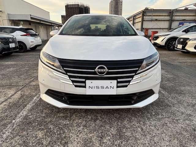 ノート Ｘ　９インチナビ　リアカメラ　ドラレコ（フロント＆車室内）　ＬＥＤヘッドライト　地デジフルセグ　衝突被害軽減ブレ－キ　前後センサー　横滑防止装置　オートマチックハイビーム　レーンアシスト　ワンオーナー（8枚目）