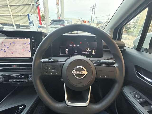 ノート Ｘ　９インチナビ　リアカメラ　ドラレコ（フロント＆車室内）　ＬＥＤヘッドライト　地デジフルセグ　衝突被害軽減ブレ－キ　前後センサー　横滑防止装置　オートマチックハイビーム　レーンアシスト　ワンオーナー（14枚目）