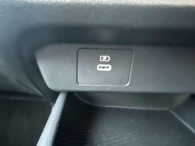 ノート Ｘ　９インチナビ　リアカメラ　ドラレコ（フロント＆車室内）　ＬＥＤヘッドライト　地デジフルセグ　衝突被害軽減ブレ－キ　前後センサー　横滑防止装置　オートマチックハイビーム　レーンアシスト　ワンオーナー（18枚目）