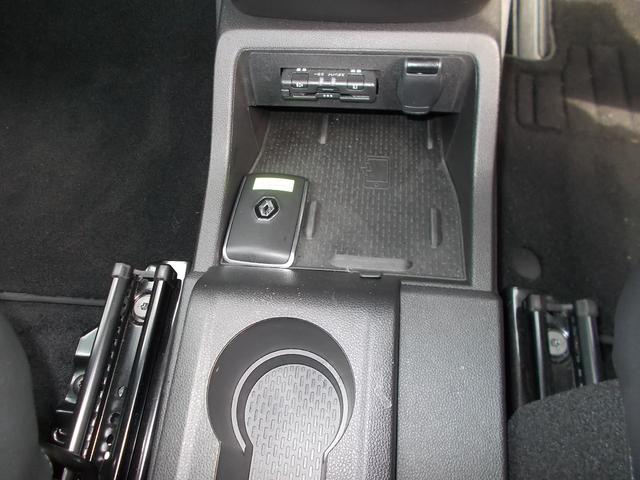 カングー プルミエールエディション 7EDC ETC バックカメラ オートクルーズコントロール レーンアシスト 衝突被害軽減システム LEDヘッドランプ スマートキー AT 盗難防止システム ABS ESC エアコン パワーステアリング(8枚目)