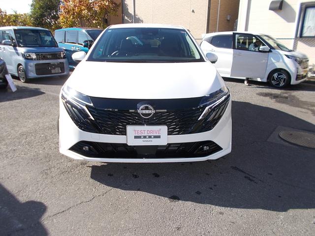 オーラ Ｇ　ナビ　クリアランスソナー　衝突被害軽減システム　アルミホイール　ＬＥＤヘッドランプ　パワーシート　スマートキー　アイドリングストップ　ＣＶＴ　盗難防止システム　衝突安全ボディ　ＡＢＳ　ＥＳＣ　エアコン（9枚目）