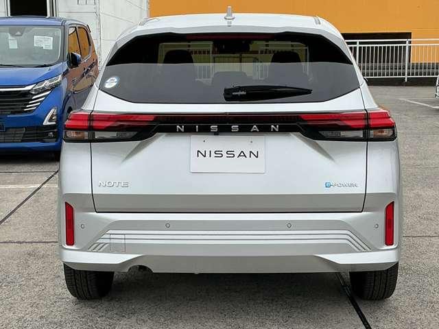 ノート X 純正ナビ ドライブレコーダー リアカメラ 横滑防止装置 ワンオーナー サイドカーテンエアバック パワーウィンドウ オートエアコン キーレス ABS 運転席エアバッグ パワーステアリング(4枚目)