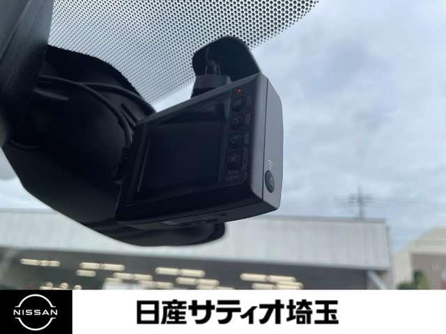 セレナ e-パワー ハイウェイスターV ワンオーナー・純正メモリーナビ・ドラレコ エマジェンシーブレーキ 地デジ パーキングセンサー 3列シート ウォークスルー 横滑り防止機能 スマキー バックカメラ 禁煙 LED レーンアシスト(14枚目)