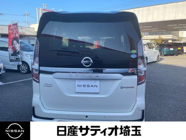 セレナ ｅ－パワー　ハイウェイスターＶ　ワンオーナー・純正ナビ・プロパイロット付　エマジェンシーブレーキ　地デジ　パーキングセンサー　３列シート　ウォークスルー　横滑り防止機能　スマキー　バックカメラ　禁煙　ＬＥＤ　レーンアシスト（3枚目）