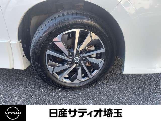 セレナ ｅ－パワー　ハイウェイスターＶ　ワンオーナー・純正ナビ・プロパイロット付　エマジェンシーブレーキ　地デジ　パーキングセンサー　３列シート　ウォークスルー　横滑り防止機能　スマキー　バックカメラ　禁煙　ＬＥＤ　レーンアシスト（12枚目）