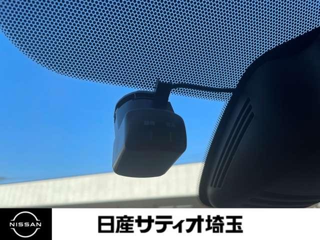 セレナ ｅ－パワー　ハイウェイスターＶ　ワンオーナー・純正ナビ・プロパイロット付　エマジェンシーブレーキ　地デジ　パーキングセンサー　３列シート　ウォークスルー　横滑り防止機能　スマキー　バックカメラ　禁煙　ＬＥＤ　レーンアシスト（15枚目）