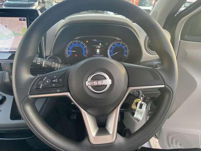 デイズ S 当社試乗車UP 運転席エアバッグ i-STOP 1オーナ Bカメラ コーナーソナー フルセグテレビ 横滑り防止装置付 ナビTV 禁煙 車線逸脱防止 助手席エアバッグ ドライブレコーダー 記録簿有り(9枚目)