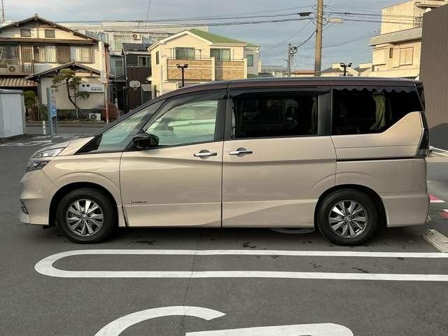 セレナ e-パワー ハイウェイスター ディラーナビ搭載 ドラレコ搭載 地デジ 両側電動ドア 衝突軽減 レーンキープ LED カーテンエアバック アルミ スマートキー 3列シート ETC エアバッグ オートエアコン(5枚目)