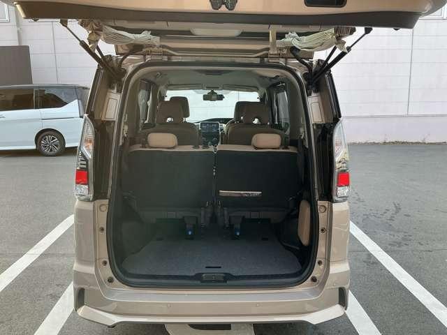 セレナ e-パワー ハイウェイスター ディラーナビ搭載 ドラレコ搭載 地デジ 両側電動ドア 衝突軽減 レーンキープ LED カーテンエアバック アルミ スマートキー 3列シート ETC エアバッグ オートエアコン(9枚目)