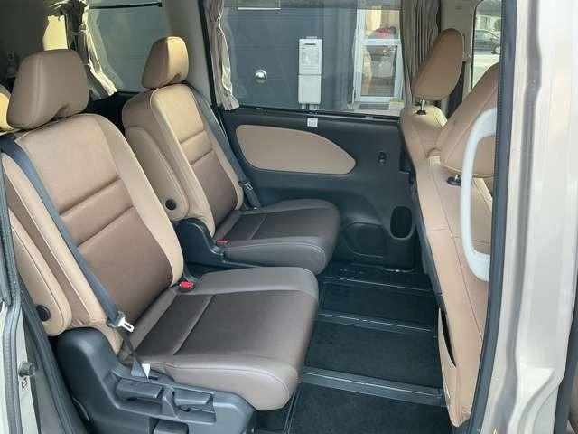 セレナ e-パワー ハイウェイスター ディラーナビ搭載 ドラレコ搭載 地デジ 両側電動ドア 衝突軽減 レーンキープ LED カーテンエアバック アルミ スマートキー 3列シート ETC エアバッグ オートエアコン(10枚目)