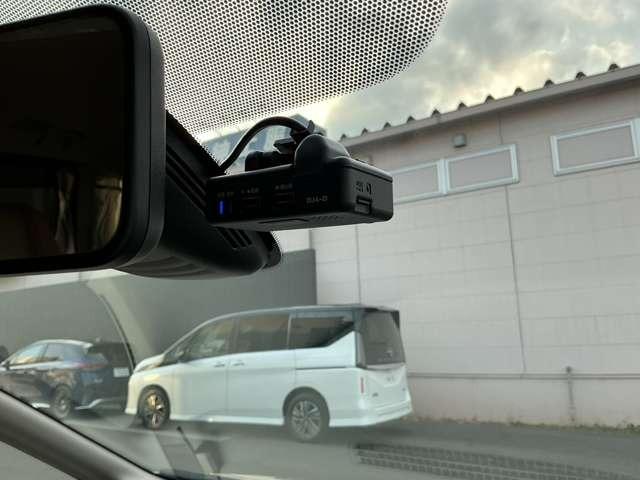 セレナ e-パワー ハイウェイスター ディラーナビ搭載 ドラレコ搭載 地デジ 両側電動ドア 衝突軽減 レーンキープ LED カーテンエアバック アルミ スマートキー 3列シート ETC エアバッグ オートエアコン(18枚目)