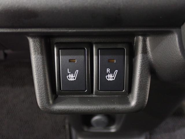 スペーシアカスタム ハイブリッドＸＳターボ　ブラック２トーンルーフ！　オーディオレス　元弊社社有車！後席両側電動パワースライドドア　車線維持支援　アダプティブクルーズコントロール　後席オットマン　前方・後方衝突軽減ブレーキ　フルオートエアコン　シーケンシャルウィンカー（17枚目）