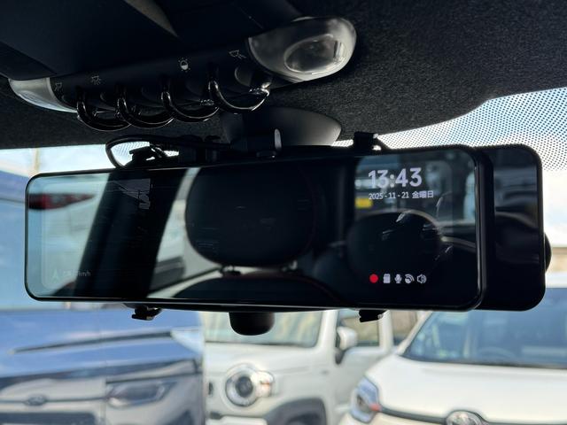ＭＩＮＩ ジョンクーパーワークス　ドライブレコーダー　ＥＴＣ　アルミホイール　ＨＩＤ　キーレスエントリー　シートヒーター　ＡＴ　盗難防止システム　ＡＢＳ　ＥＳＣ　ＣＤ（3枚目）