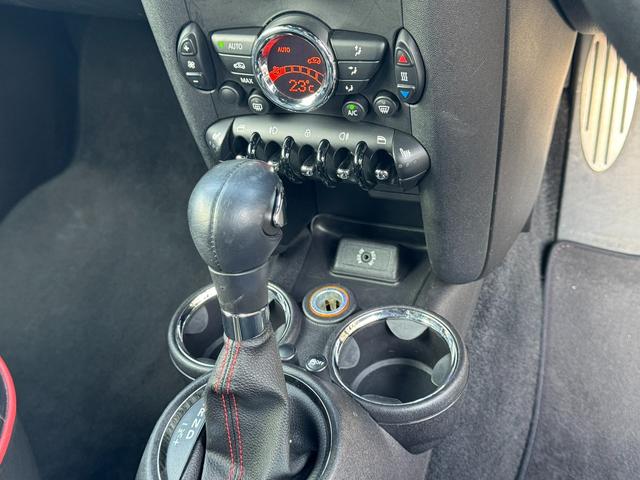 ＭＩＮＩ ジョンクーパーワークス　ドライブレコーダー　ＥＴＣ　アルミホイール　ＨＩＤ　キーレスエントリー　シートヒーター　ＡＴ　盗難防止システム　ＡＢＳ　ＥＳＣ　ＣＤ（7枚目）