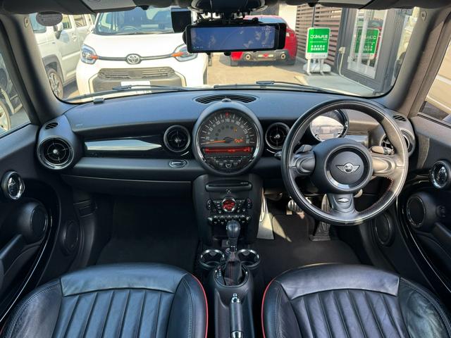 ＭＩＮＩ ジョンクーパーワークス　ドライブレコーダー　ＥＴＣ　アルミホイール　ＨＩＤ　キーレスエントリー　シートヒーター　ＡＴ　盗難防止システム　ＡＢＳ　ＥＳＣ　ＣＤ（17枚目）