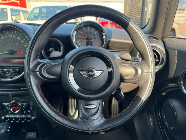 ＭＩＮＩ ジョンクーパーワークス　ドライブレコーダー　ＥＴＣ　アルミホイール　ＨＩＤ　キーレスエントリー　シートヒーター　ＡＴ　盗難防止システム　ＡＢＳ　ＥＳＣ　ＣＤ（18枚目）