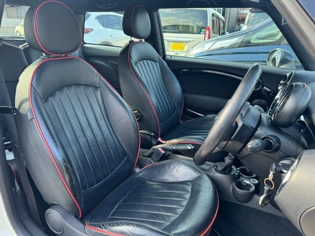 ＭＩＮＩ ジョンクーパーワークス　ドライブレコーダー　ＥＴＣ　アルミホイール　ＨＩＤ　キーレスエントリー　シートヒーター　ＡＴ　盗難防止システム　ＡＢＳ　ＥＳＣ　ＣＤ（24枚目）