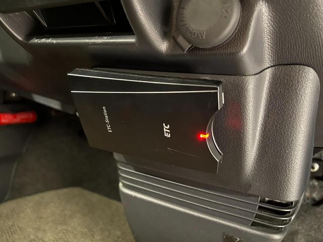 ＸＳ　ＥＴＣ　両側スライド・片側電動　ナビ　ＴＶ　オートライト　ＨＩＤ　スマートキー　電動格納ミラー　ベンチシート　ＣＶＴ　盗難防止システム　ＡＢＳ　ＣＤ　ＤＶＤ再生　ＵＳＢ　アルミホイール　衝突安全ボディ(15枚目)